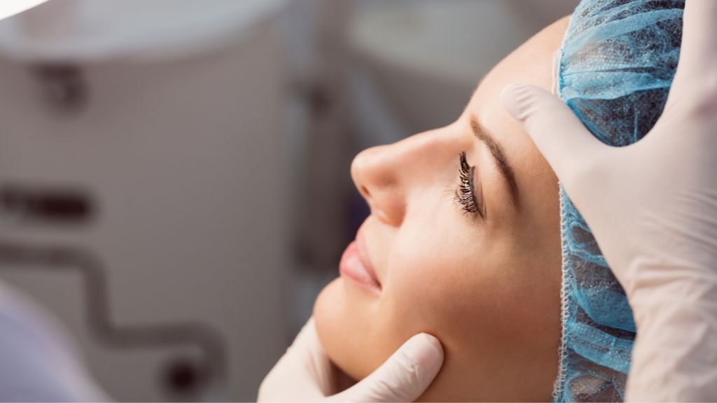 Beneficios de la rinoplastia ultrasónica contados por el cirujano plástico en Colombia Óscar Barón