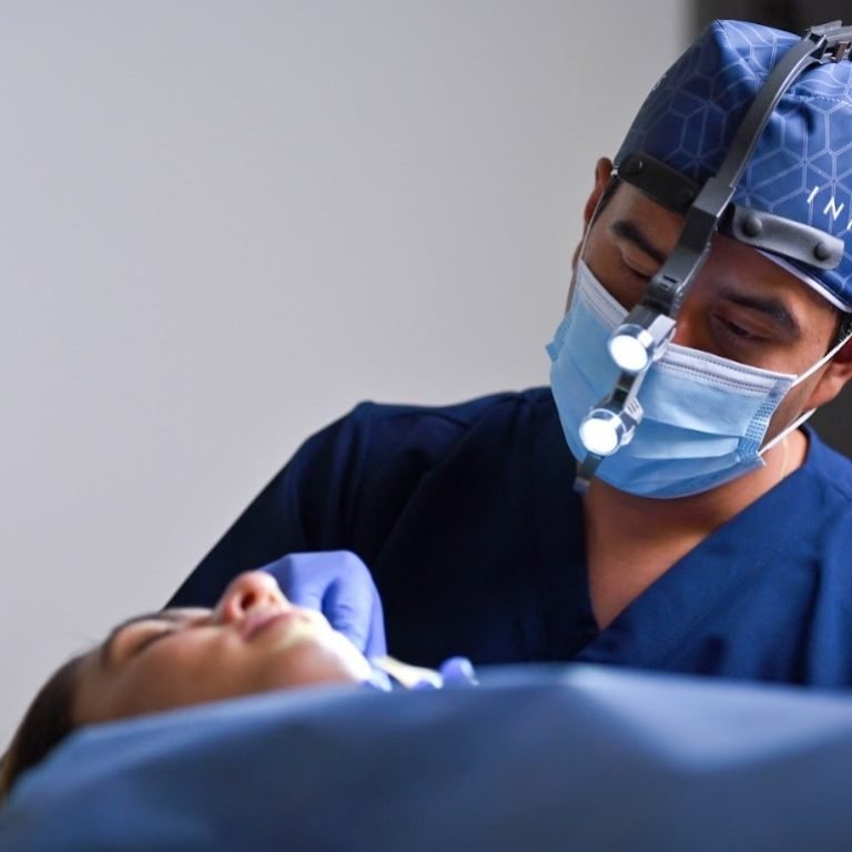 Otoplastia en Bogotá - Óscar Barón cirujano plástico en Colombia