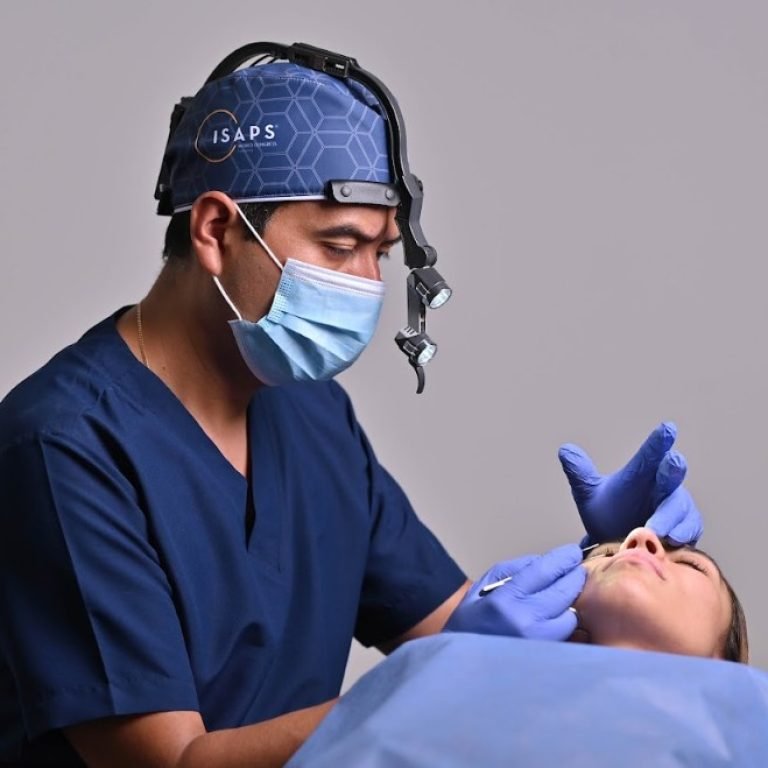 Rinoplastia ultrasónica en Bogotá realizada por el cirujano plástico Óscar Barón